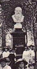 sádrová pomník Jahn-Denkmala ( obdoba naše Tyrše )