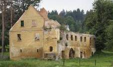 File:Kopaniny - ruiny zámečku 2008-06-14.JPG