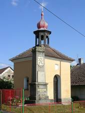 Boeovice, kaple a hasisk zbrojnice.jpg