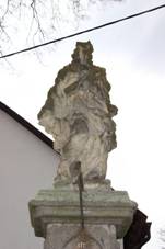 Krchleby (Keovice), socha (detail).jpg