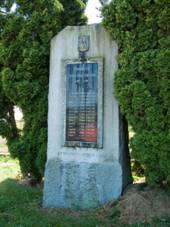 Pavlovice - pamtnk.jpg