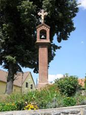 https://upload.wikimedia.org/wikipedia/commons/thumb/7/72/Sob%C4%9Bhrdy%2C_%C5%BD%C3%AD%C5%88any%2C_k%C5%99%C3%AD%C5%BE.JPG/800px-Sob%C4%9Bhrdy%2C_%C5%BD%C3%AD%C5%88any%2C_k%C5%99%C3%AD%C5%BE.JPG