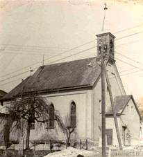 Kostel ped opravou v roce 1974