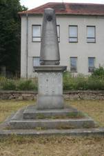 Holuice memorial.JPG