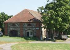 Star� Voda barn 01.JPG