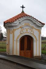 https://upload.wikimedia.org/wikipedia/commons/thumb/6/6a/Tochovice_%28_okres_P%C5%99%C3%ADbram_%29_%2813%29.jpg/800px-Tochovice_%28_okres_P%C5%99%C3%ADbram_%29_%2813%29.jpg