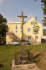 File:Crucifix (Blansko).JPG