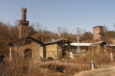 File:Klamova hut (Blansko) 8.JPG