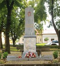 ern Hora, pamtnk obtem.JPG