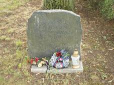 ern Hora, pomnek.JPG