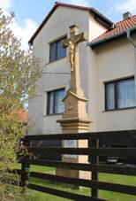 Letovice, Lhota, kÅ™ÃÅ¾ na ulici (2017-04-29; 01).jpg