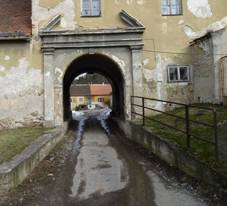 Rjec-Jesteb, Doln zmek.JPG