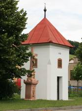 Zvonice s k��em na n�vsi (r. 2015)