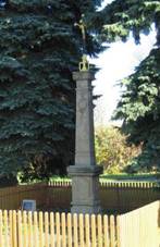 https://upload.wikimedia.org/wikipedia/commons/thumb/0/07/K%C5%99%C3%AD%C5%BE_na_n%C3%A1vsi_v_Sudov%C4%9B_Hlavn%C4%9B_%28Q66565419%29_02.jpg/1024px-K%C5%99%C3%AD%C5%BE_na_n%C3%A1vsi_v_Sudov%C4%9B_Hlavn%C4%9B_%28Q66565419%29_02.jpg