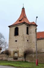 https://upload.wikimedia.org/wikipedia/commons/thumb/e/e3/Sv%C3%A9myslice_kostel_sv._Prokopa_1_a.jpg/1280px-Sv%C3%A9myslice_kostel_sv._Prokopa_1_a.jpg