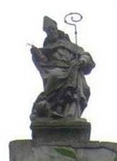 https://upload.wikimedia.org/wikipedia/commons/thumb/4/42/Socha_apo%C5%A1tola_ve_st%C5%99edu_Sv%C3%A9myslic_%28Q66565541%29_02.jpg/800px-Socha_apo%C5%A1tola_ve_st%C5%99edu_Sv%C3%A9myslic_%28Q66565541%29_02.jpg