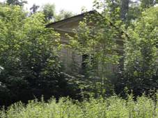 https://upload.wikimedia.org/wikipedia/commons/thumb/7/73/Hajany_-_hrobka.jpg/1024px-Hajany_-_hrobka.jpg