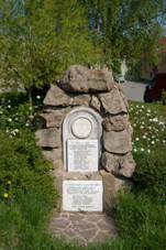 Brno-Jehnice - pomnk obtem obou svtovch vlek.jpg