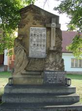 Ostrova�ice pam�tn�k ob�tem v�lky.JPG