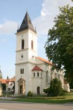 https://upload.wikimedia.org/wikipedia/commons/thumb/e/e1/Kostel_svat%C3%A9ho_Jana_Nepomuck%C3%A9ho%2C_Podol%C3%AD_1.jpg/800px-Kostel_svat%C3%A9ho_Jana_Nepomuck%C3%A9ho%2C_Podol%C3%AD_1.jpg