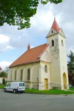 Brno-Pzenice - kostel sv. Marka od severozpadu.jpg