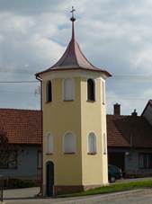 https://upload.wikimedia.org/wikipedia/commons/thumb/6/69/Zvoni%C4%8Dka%2C_Rudka.JPG/800px-Zvoni%C4%8Dka%2C_Rudka.JPG