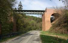 Stelice u Brna, eleznin most u stelick bainky.JPG