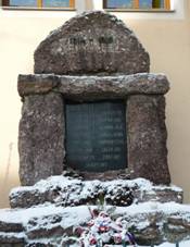 Vranov u Brna, pamtnk padlm u radnice.JPG