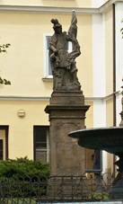 File:Socha sv floriana broumov.jpg