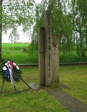 PamÃ¡tnÃk padlÃ½m rudoarm›jcÅ¯m.jpg