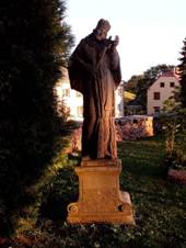 Cemetery in Viov 03.jpg