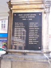 Police nad Metuj-Pomnk obtem II. sv. vlky.jpg