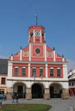 Police nad Metuj, nmst, radnice.jpg