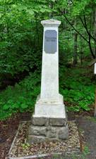 Border column by Teplice nad Metuj 01.jpg