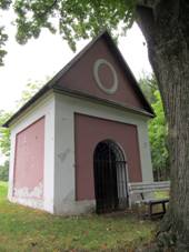 Strkov kaplika trncti sv. pomocnk 01.jpg