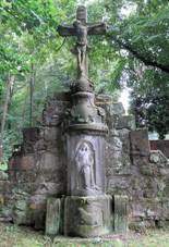 Strkov souso Ukriovn krucifix.jpg