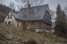 Na obr�zku m��e b�t: sky , tree , house a outdoor