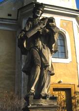 https://upload.wikimedia.org/wikipedia/commons/thumb/a/a3/Jakartovice_-_socha_sv._Jana_Nepomuck%C3%A9ho_%282%29.JPG/800px-Jakartovice_-_socha_sv._Jana_Nepomuck%C3%A9ho_%282%29.JPG