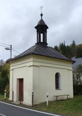 https://upload.wikimedia.org/wikipedia/commons/thumb/4/46/Poche%C5%88%2C_kapli%C4%8Dka_II.jpg/800px-Poche%C5%88%2C_kapli%C4%8Dka_II.jpg