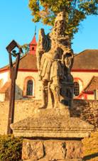 Sochy u kostela svatho Jana Ktitele (Kluky) 02.jpg