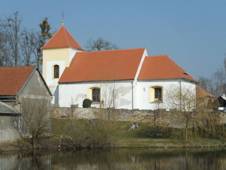 Kozohlody B. Kostel od jihu.jpg