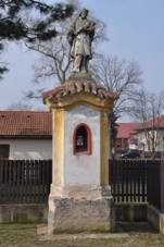 Nov-Lhota (Kluky) 2013-socha.jpg