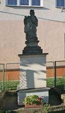 Turkovice sv. Jan Nepomuck u obecnho adu.JPG