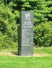 Pomnk generla Sachera v parku u kostela ve Skalici (Q80437308) 01.jpg