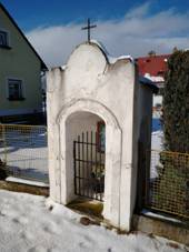 Vklenkov kaple v Dubinm.jpg