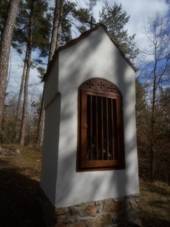 Dunajovick hora - kaple mimo kovou cestu.jpg