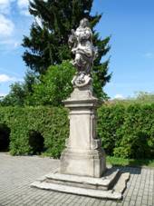 Nov Hodjovice - socha.jpg