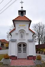 Jeznice, chapel 02.jpg