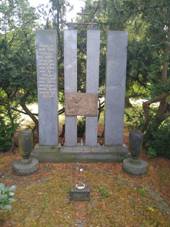 Pomnk padlch v Mladm.jpg