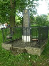 Pomnk padlm v Radosticch (Q104889183).jpg